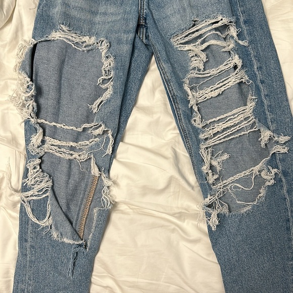 Ripped Mom jeans - Picture 2 of 8